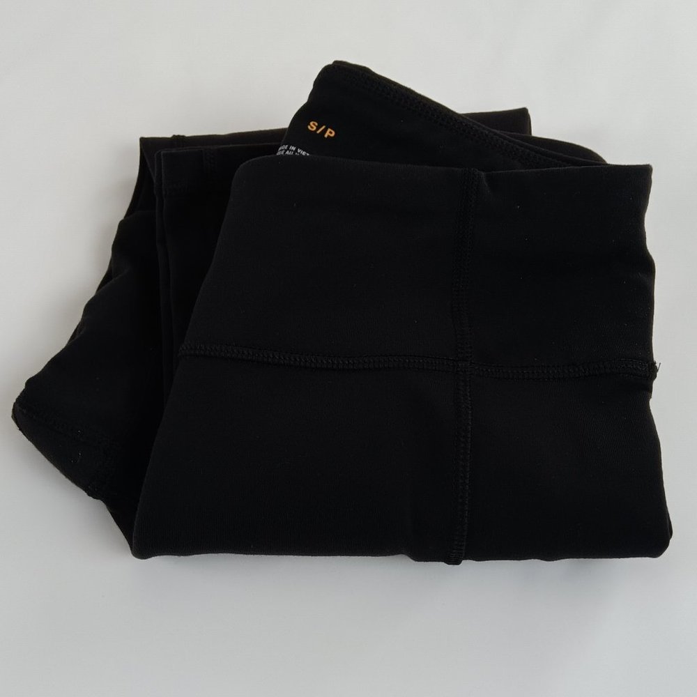 Lucy com Workout Pants.